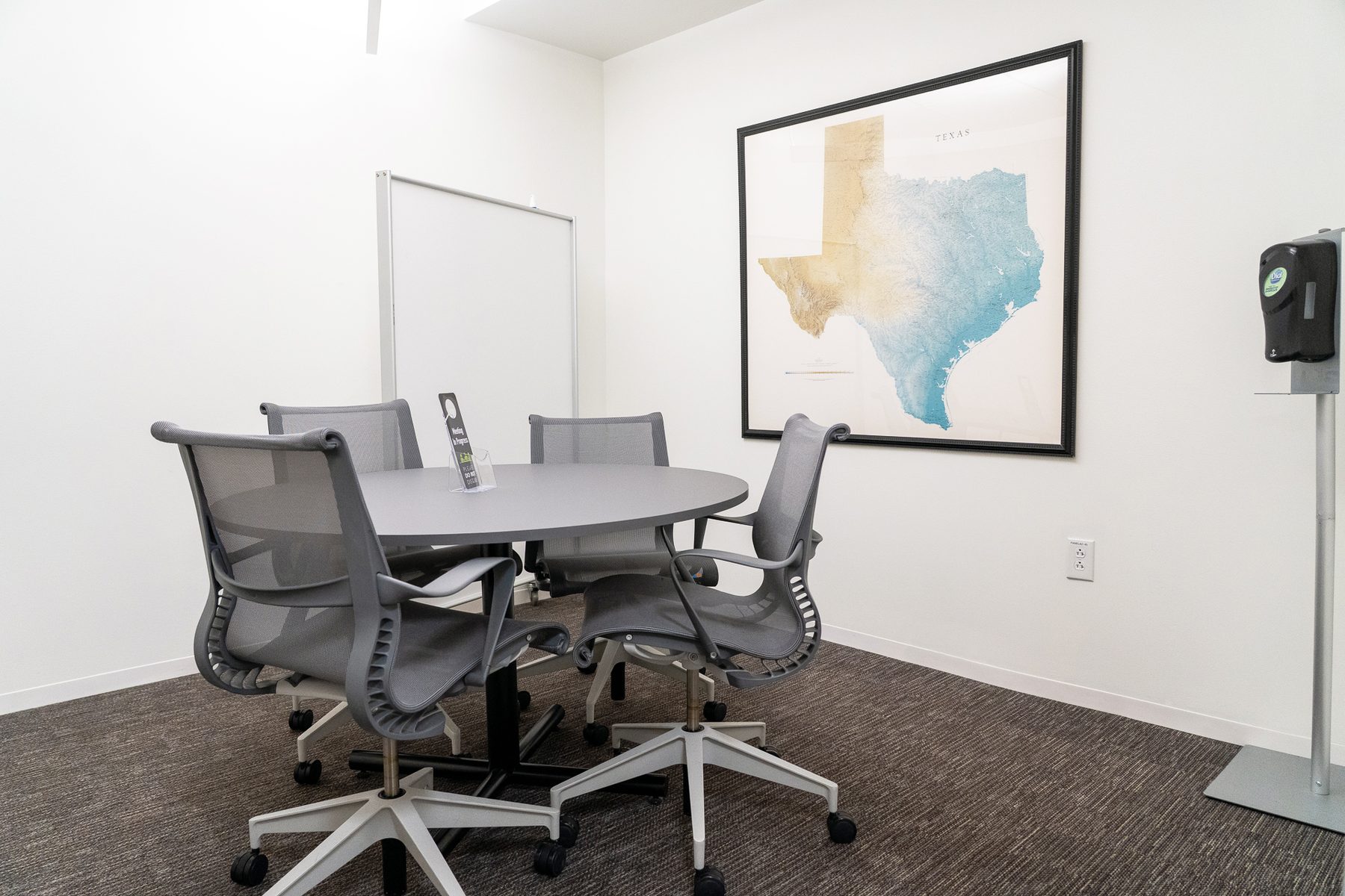 Small meeting room at Norwood Tower